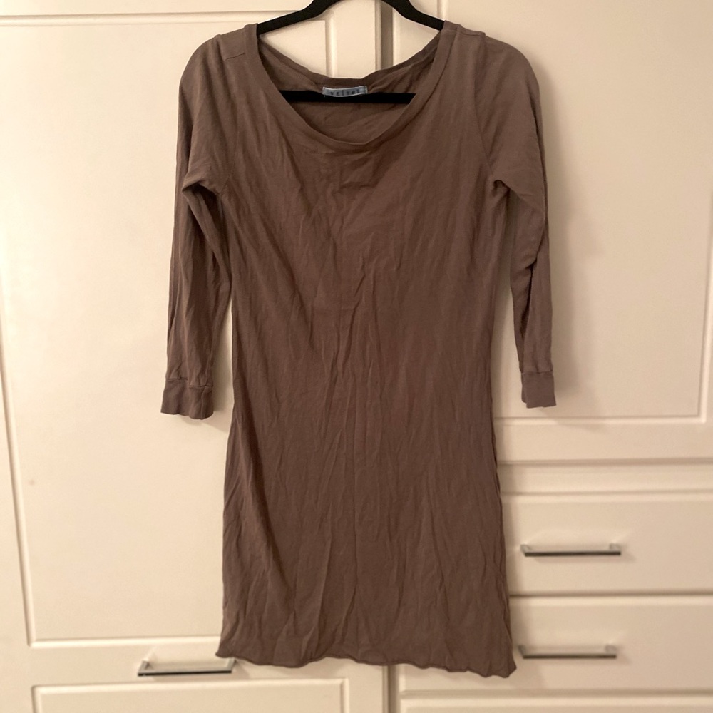 Velvet Women’s Size LG Brown T shirt dress. 3/4 sleeves. Off shoulder. Like new